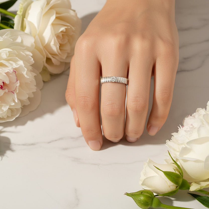 Vintage Italian Design 0.3 Carat Moissanite Diamond Ring set in Platinum Plated 925 Silver (GRA)