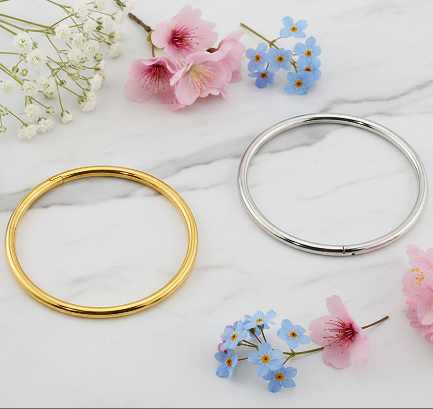 Classic French Chic Design Oval and Round Bracelet set in 18K Gold Plating