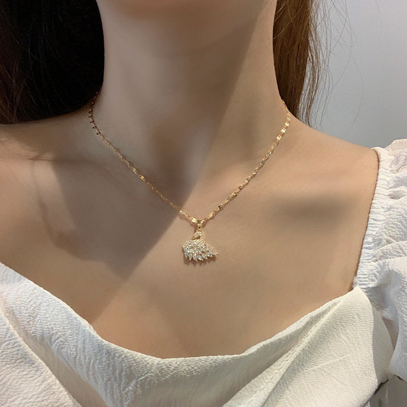 18K Gold Plated High Sense Lips Swan Necklace