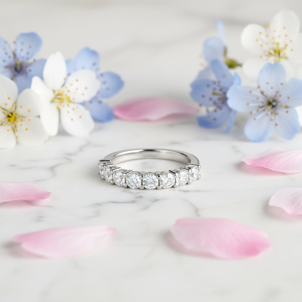 European Seven Stars 0.7 Carat Moissanite Diamond Ring in 18K White Gold Plated 925 Silver (GRA)