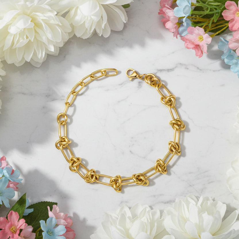 Modern Stylish Rope Knot Chain Bracelet set in 18K Gold Plating