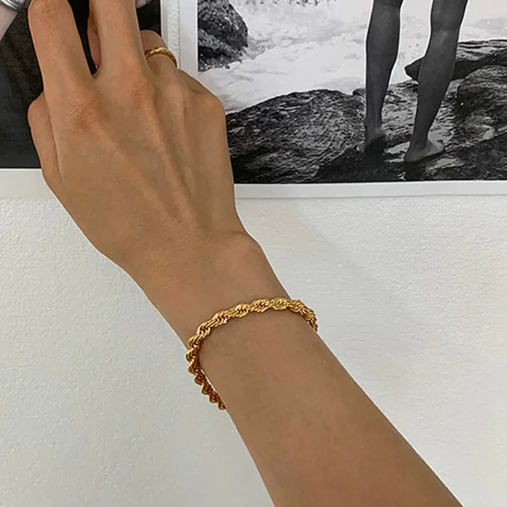 Intertwined Gold Wave Twist Chain Bracelet set in 18K Gold Plating