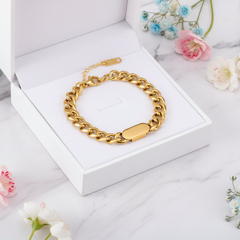 Classic Rectangular Brand Thick Curb Chain Bracelet set in 18K Gold Plating