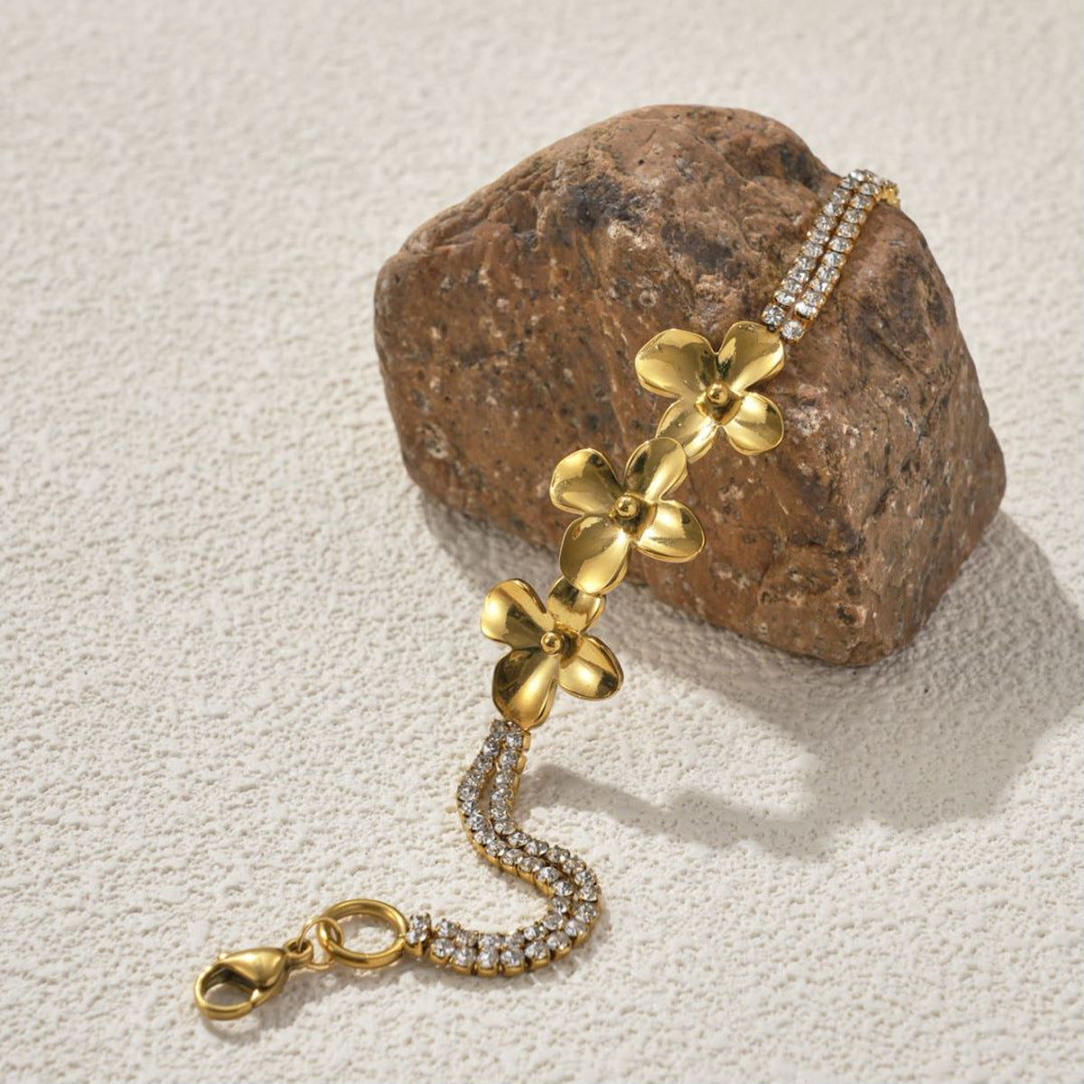 18K Gold Plated Light Luxury Flower Bracelet