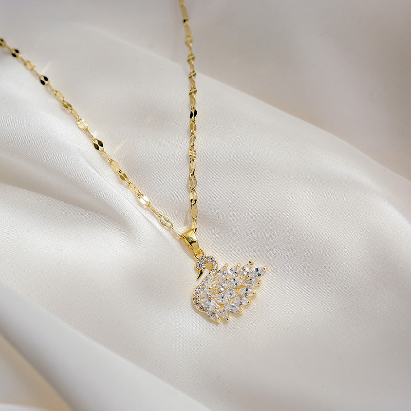 18K Gold Plated High Sense Lips Swan Necklace