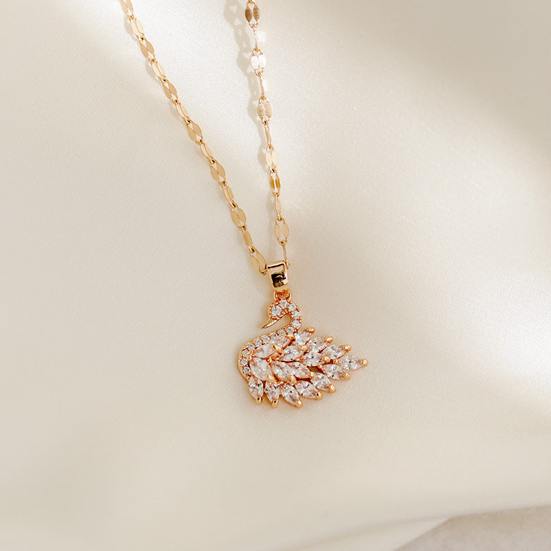 18K Gold Plated High Sense Lips Swan Necklace