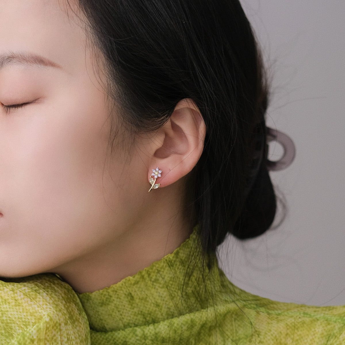 Delicately Handcrafted Japanese Gilded Show Young Flower Earrings set in 18K Gold Plated
