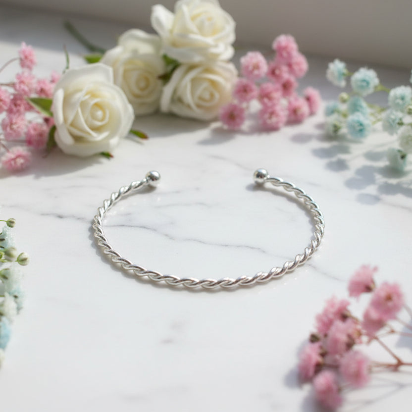 European Design Temperamental Twist Bracelet set in Pure 925 Sterling Silver