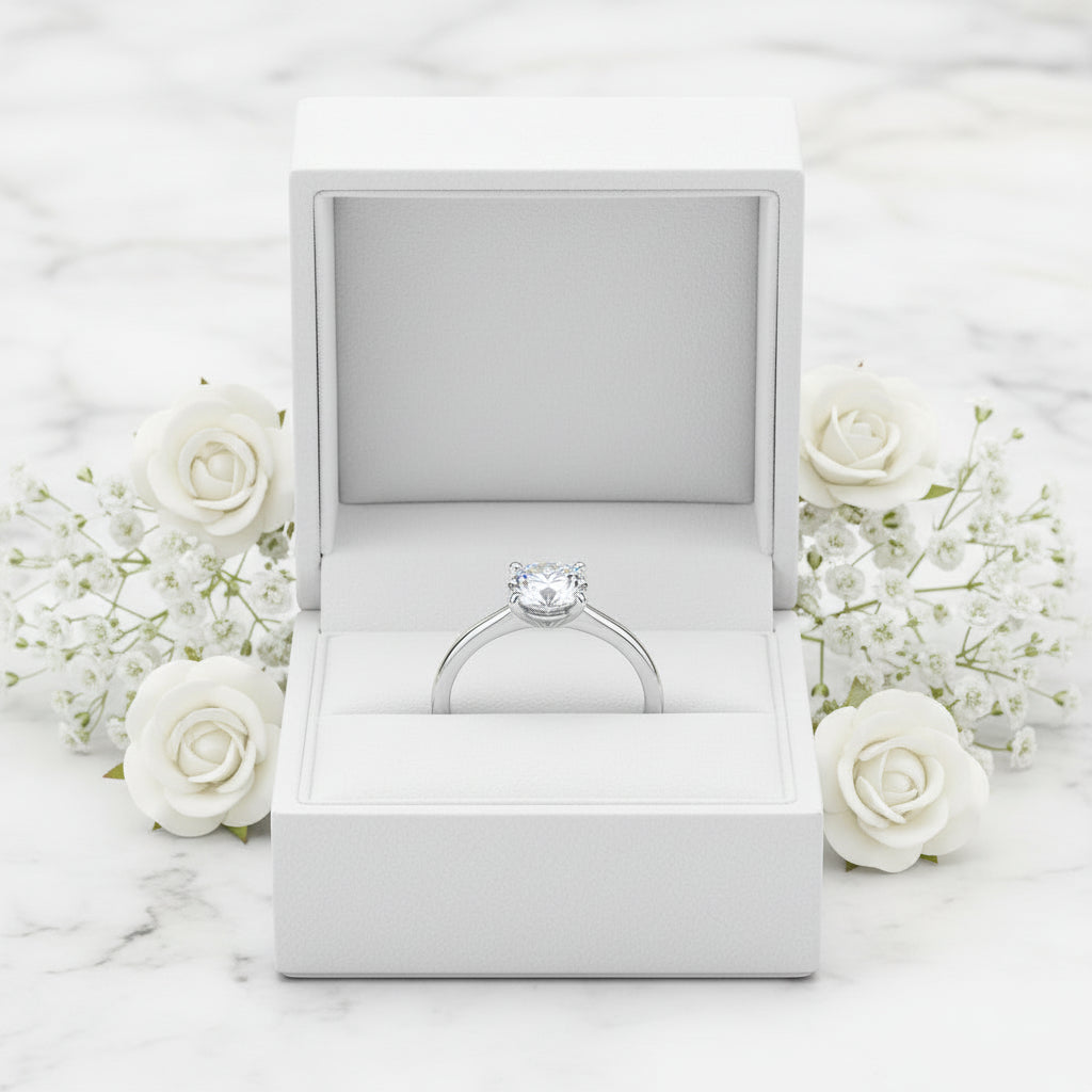 Four-Claw Engagement Ring 1 Carat Moissanite Diamond set in Platinum Plated 925 Silver (GRA)