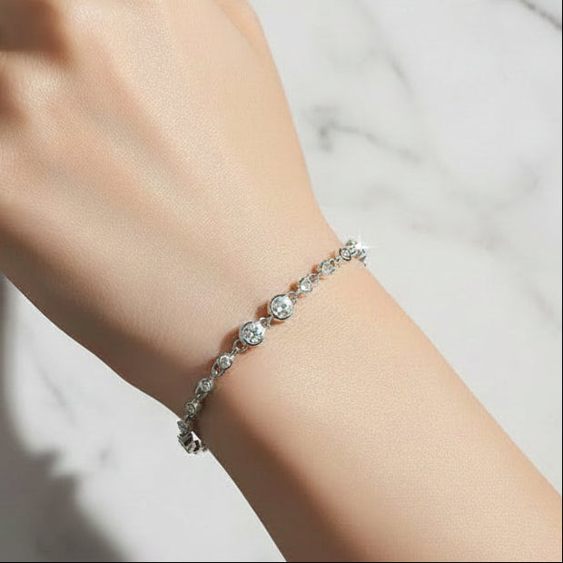 Modern French Design 0.9 Carat Moissanite Diamond Bracelet Set in 925 Silver (GRA)