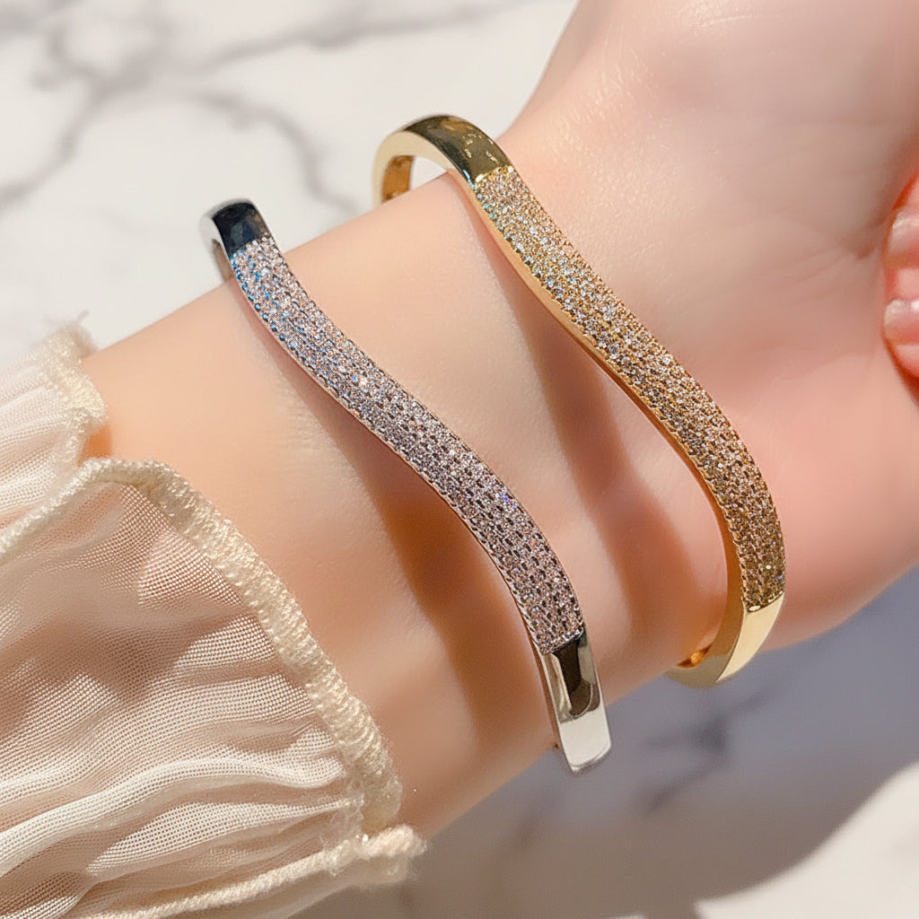 Fashionable Wave Micro Inlaid Natural Zircon Gemstone Bracelet set in 18K Gold Plating