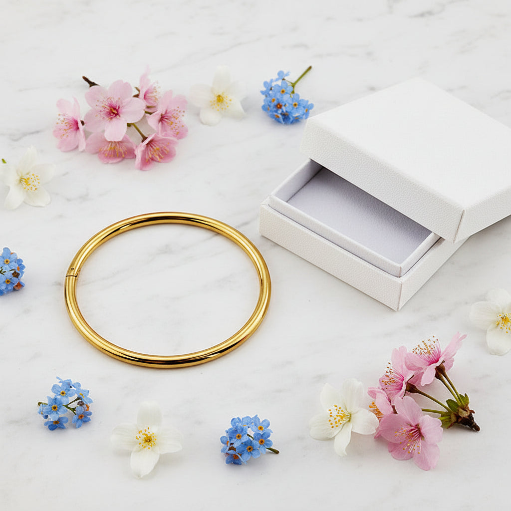 Classic French Chic Design Oval and Round Bracelet set in 18K Gold Plating