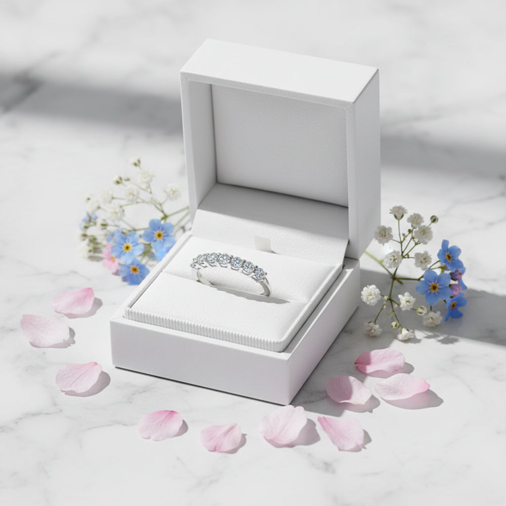 European Seven Stars 0.7 Carat Moissanite Diamond Ring in 18K White Gold Plated 925 Silver (GRA)