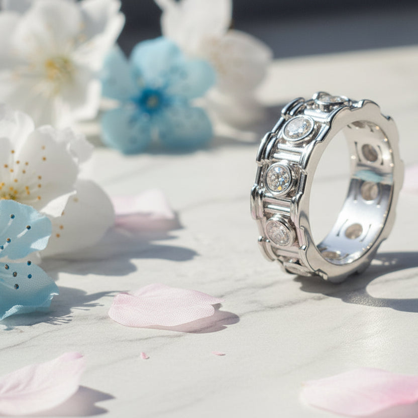 Roman Column Italian Design 0.8 Carat Moissanite Ring set in Platinum Plated 925 Silver (GRA)
