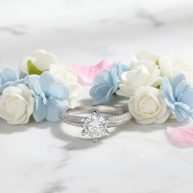 Hearts & Arrows Ring Pavé Inlay 1 Carat Moissanite Diamond set in Platinum Plated 925 Silver (GRA)