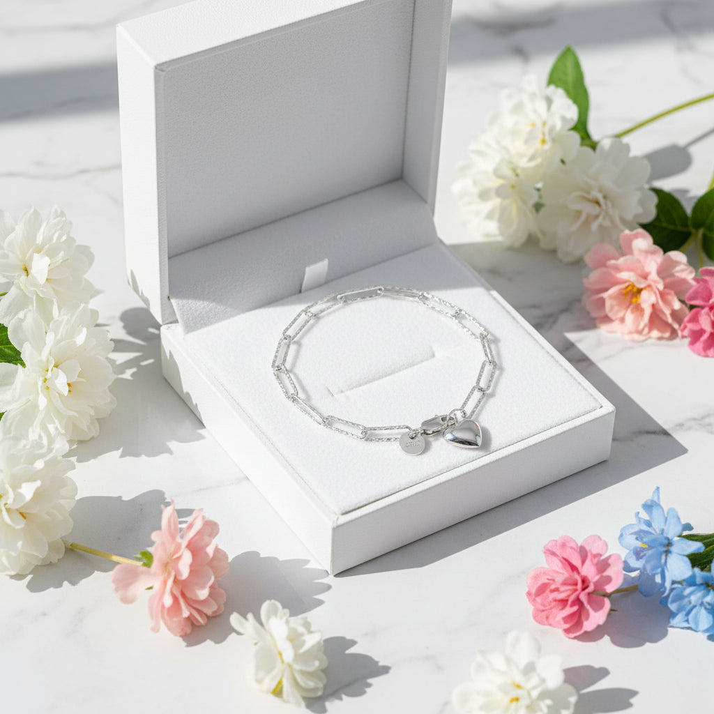 Beautiful Heart Paper Clip Design Bracelet set in 18K Gold Plated 925 Sterling Silver