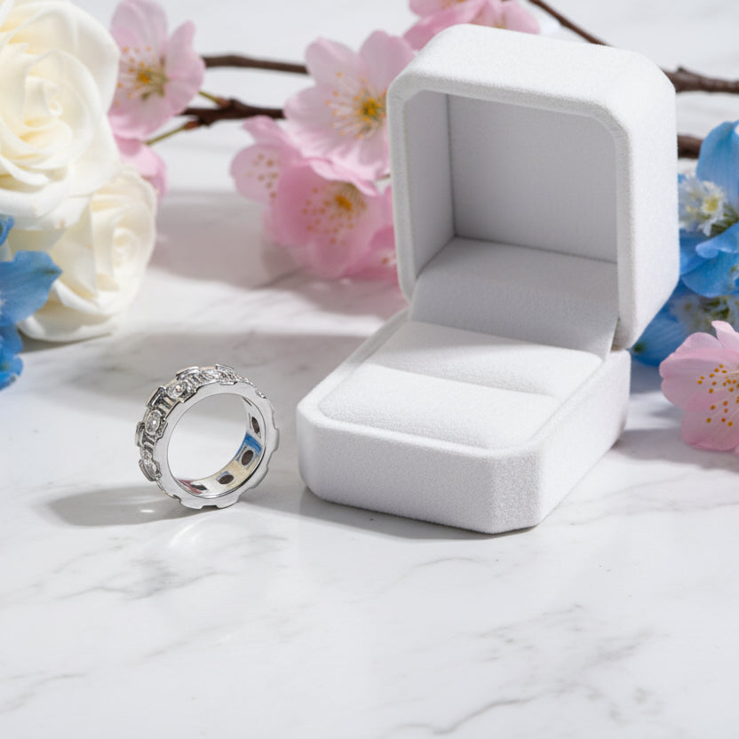 Roman Column Italian Design 0.8 Carat Moissanite Ring set in Platinum Plated 925 Silver (GRA)