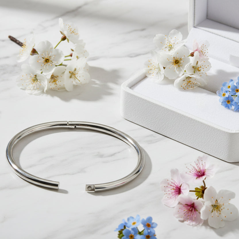 Classic French Chic Design Oval and Round Bracelet set in 18K Gold Plating