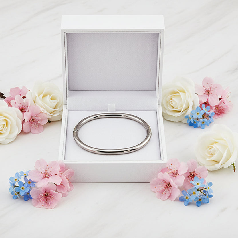 Classic French Chic Design Oval and Round Bracelet set in 18K Gold Plating