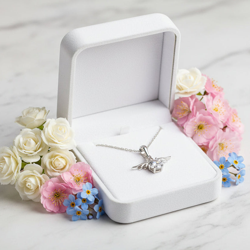 Angel Wings Design Inlaid 0.5 Carat Moissanite Diamond Necklace set in 925 Silver (GRA)