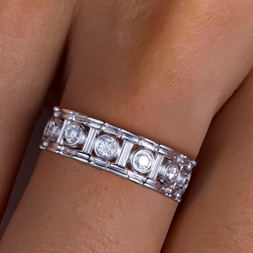 Roman Column Italian Design 0.8 Carat Moissanite Ring set in Platinum Plated 925 Silver (GRA)