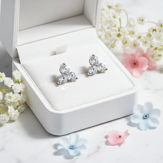 French Trèfle Design 0.6 Carat Moissanite Diamond Earrings set in 18K Gold plated 925 Silver (GRA)