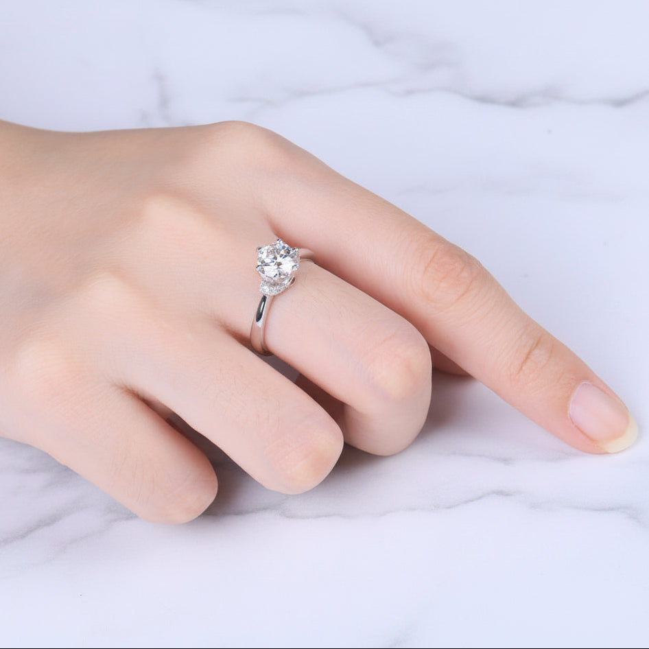 Modern Six-Claw Solitaire 1 Carat Moissanite Diamond Ring set in 18K White Gold 925 Silver (GRA)