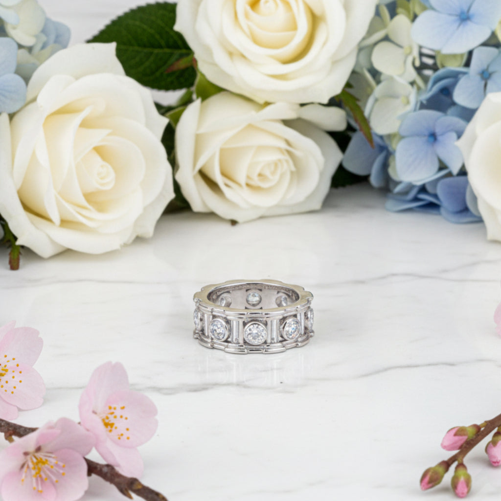 Roman Column Italian Design 0.8 Carat Moissanite Ring set in Platinum Plated 925 Silver (GRA)