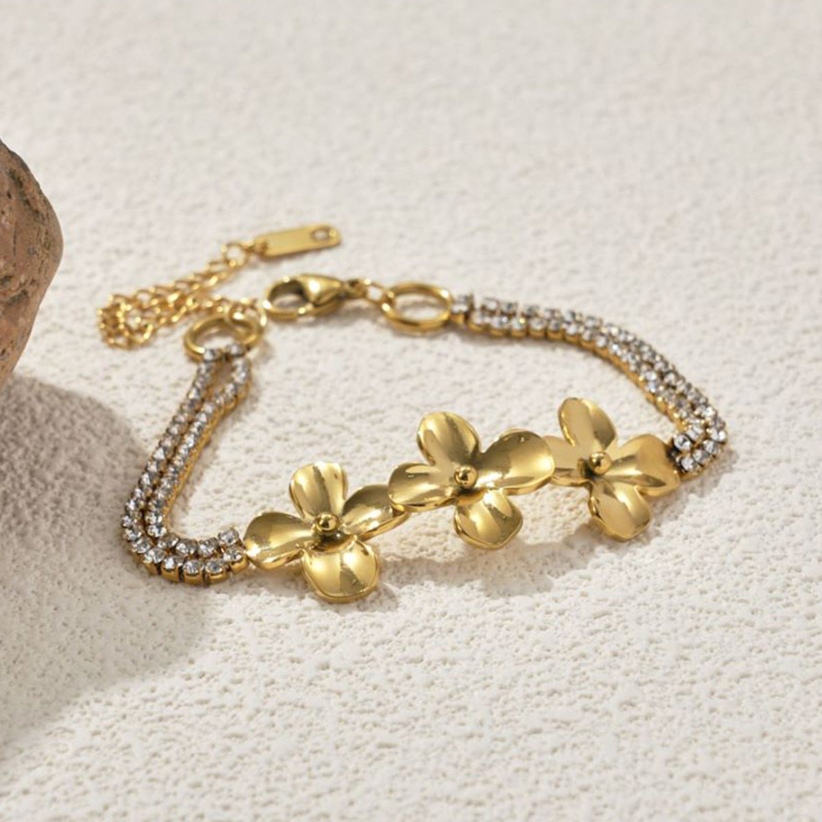 18K Gold Plated Light Luxury Flower Bracelet