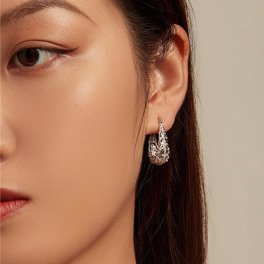 Retro British Designed Floral Earrings set in 18K White Gold Plated 925 Sterling Silver